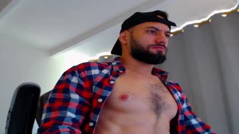 Snapshot of oliverdrew1 chatting on October 7, 3:08 pm oliver online show from October 7, 3:08 pm