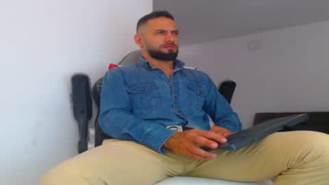 Snapshot of oliverdrew1 chatting on September 26, 5:54 pm oliver online show from September 26, 5:54 pm