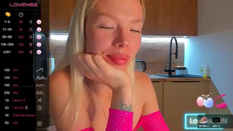 Olivia 3 online show from September 24, 10:27 pm