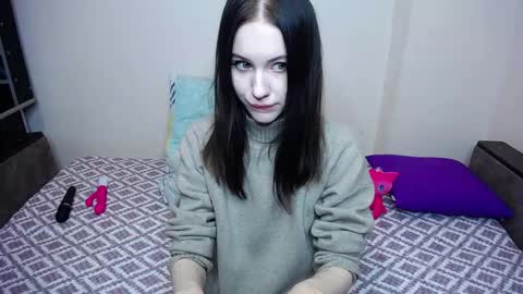 olivia_graceee online show from November 9, 9:46 am