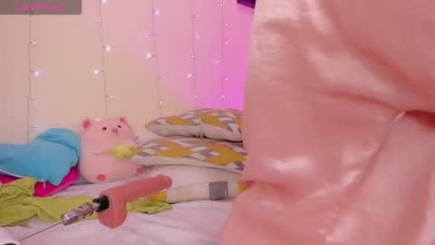 olivia_s19 online show from February 3, 6:22 am