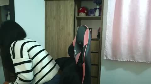 Olivia online show from December 2, 12:47 pm