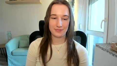 Oliwiaa2004 online show from March 5, 1:06 pm