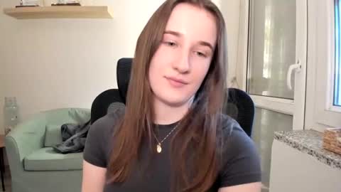 Oliwiaa2004 online show from February 17, 3:00 pm