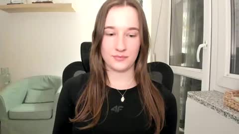 Oliwiaa2004 online show from February 26, 11:30 pm