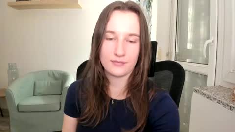 Oliwiaa2004 online show from February 6, 7:29 pm