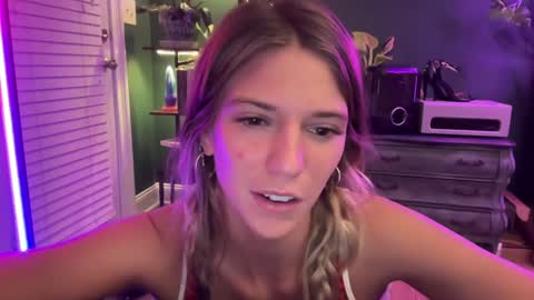 Olivia online show from December 5, 6:15 am