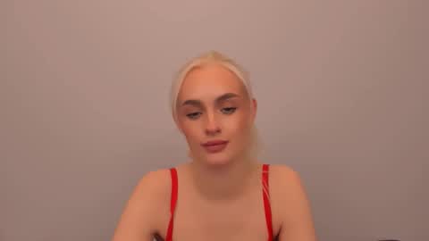 oliviaBeauty online show from December 17, 7:20 pm