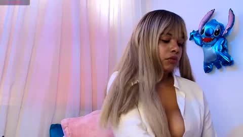 Olivia  online show from February 9, 9:28 pm