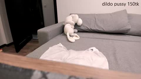 OliviaLukas  online show from September 19, 5:27 pm