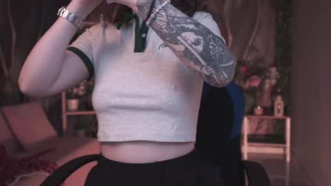 Liv online show from February 28, 9:08 pm