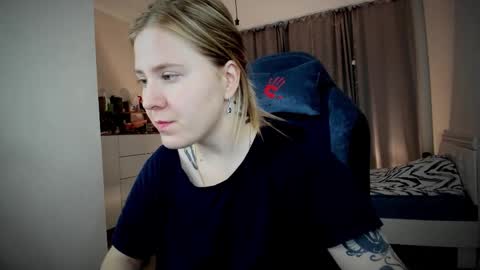 Snapshot of oliviamunk chatting on September 9, 4:12 am . online show from September 9, 4:12 am