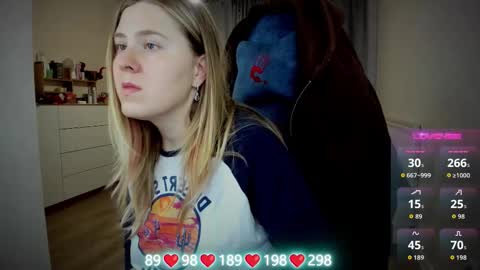 Snapshot of oliviamunk chatting on September 19, 6:06 am . online show from September 19, 6:06 am