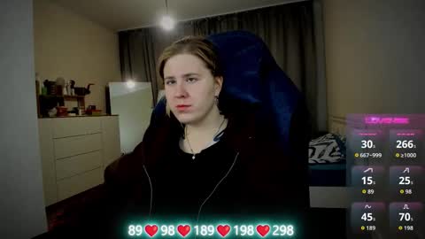 Snapshot of oliviamunk chatting on September 16, 4:15 am . online show from September 16, 4:15 am