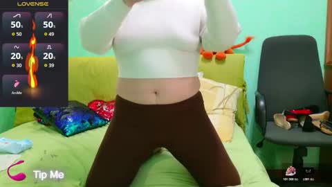 oliviaparadise online show from November 10, 11:35 am