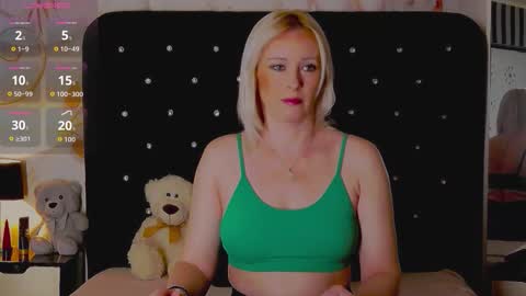 Olivia online show from March 9, 9:30 pm