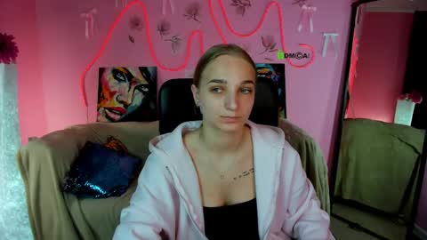 Ollivia online show from May 5, 5:57 am