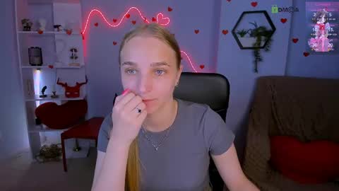 Ollivia online show from May 27, 5:37 am