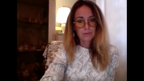 Snapshot of olyra11 chatting on September 12, 8:49 am olyra11 online show from September 12, 8:49 am