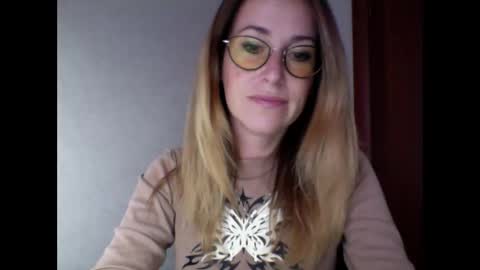 Snapshot of olyra11 chatting on October 6, 9:16 am olyra11 online show from October 6, 9:16 am