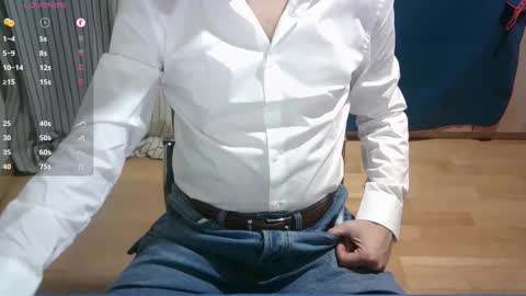 Snapshot of omar87ram chatting on October 31, 10:54 pm Omar online show from October 31, 10:54 pm