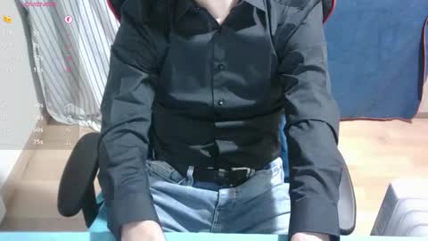 Snapshot of omar87ram chatting on January 3, 10:29 pm Omar online show from January 3, 10:29 pm