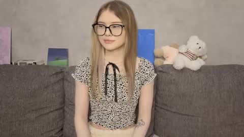 Eva online show from May 24, 1:50 pm