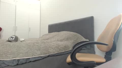 onebestlover online show from May 11, 8:43 am