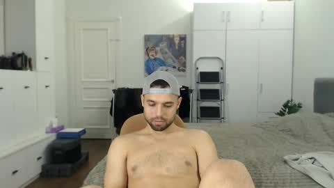 onebestlover online show from April 23, 9:06 am