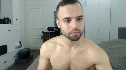 onebestlover online show from April 28, 7:34 am