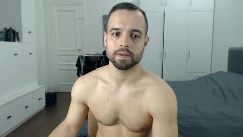 onebestlover online show from May 16, 10:36 am