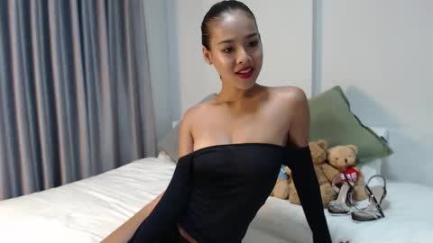 Lily Peach  -   online show from February 24, 1:02 am