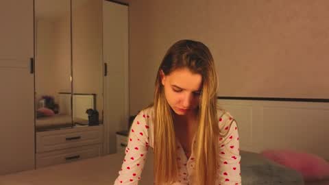 onyxvespera online show from July 18, 7:43 am
