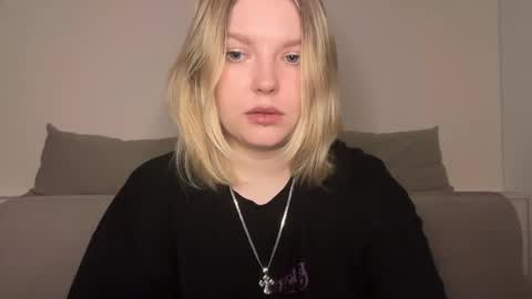 Ophelia online show from April 5, 10:40 pm