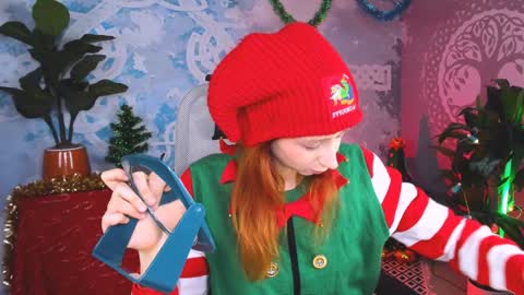 Snapshot of orianna_blade chatting on December 25, 12:15 pm Orianna - Hi Im into geek culture cosplay crafting LARP games. Shall we play DnD online show from December 25, 12:15 pm