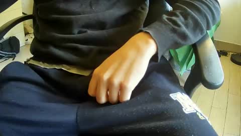 Snapshot of orobrus chatting on February 7, 1:32 pm Oroborus online show from February 7, 1:32 pm