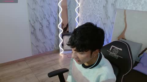 osamu_tay online show from April 6, 3:04 am