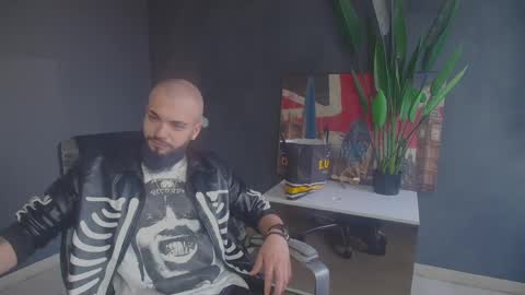 OscarWills online show from June 1, 4:58 am