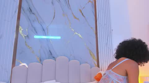 Oshun  online show from October 25, 12:49 pm