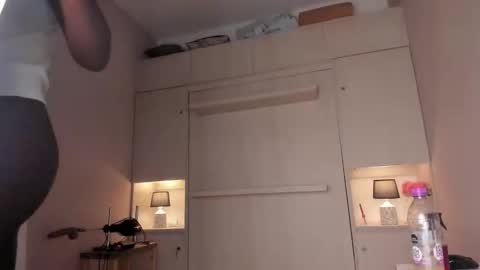 oshun_444 online show from May 20, 2:23 pm