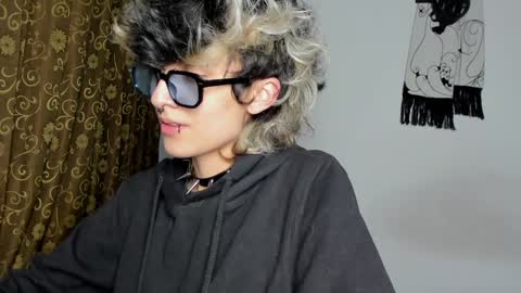 Otto 3 online show from December 12, 1:53 am