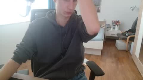 OverkneeBabe online show from February 1, 12:58 pm