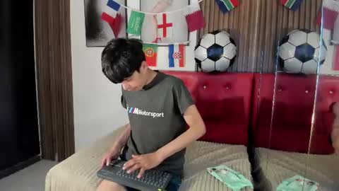 alex online show from July 1, 8:17 pm