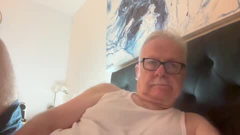 ozhairybearxxxx online show from December 17, 11:28 am