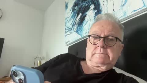 ozhairybearxxxx online show from December 22, 11:52 pm