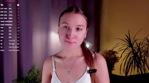 Snapshot of oziecarmona chatting on October 23, 1:40 am Caroline or just Lina online show from October 23, 1:40 am