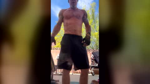 ozzie322516 online show from March 29, 8:54 pm