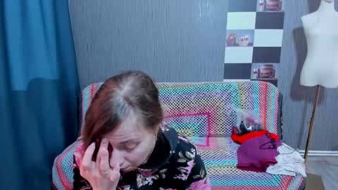 Ella online show from November 30, 9:38 am