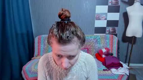 Ella online show from December 5, 7:18 am