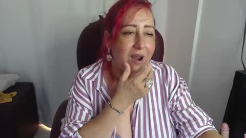 paiperhalliwey online show from March 1, 8:46 pm